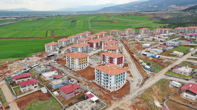 Nurdağı'nda yapımı tamamlanan deprem konutları teslim edildi