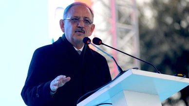 Bakan Özhaseki: "Deprem turisti gibi geldiler, selfie çektirdiler"