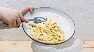 2022'de dünya genelinde günlük 1 milyarı aşkın öğün çöpe gitti