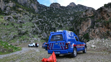 Dağlık alanda çürümüş erkek cesedi bulundu