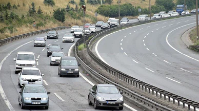 Anadolu Otoyolu'nun Bolu kesiminde bayram tatili dönüşü hareketliliği başladı