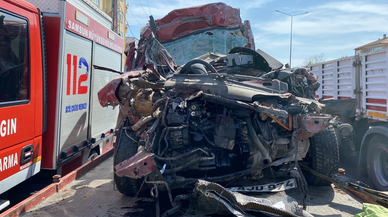 Samsun'da feci kaza: TIR'a arkadan çarptılar! 2 ölü