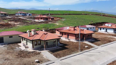 Depremzede Sezer Ailesi, yeni yuvalarına kavuştu