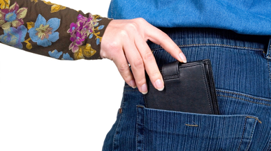 Kocanın cebinden habersiz para almak boşanma sebebi sayıldı!