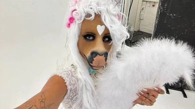 Tek hayali dört nala koşmak olan at suratlı kadın sosyal medyayı salladı!