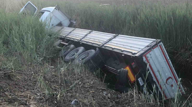 Konya'da TIR, şarampole devrildi: 1 ölü, 1 yaralı