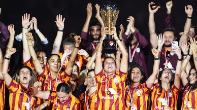 RAMS Park'ta ilk kupayı kadın takımı kaldırdı