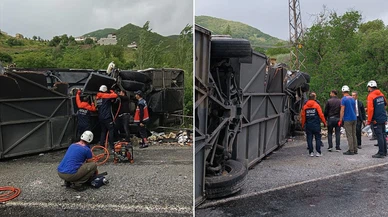 Yolcu otobüsü ile tır çarpıştı! 2 ölü, 30 yaralı