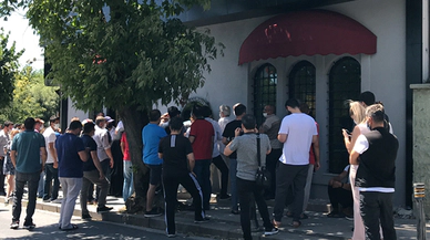 Özel paralar için uzun kuyruk