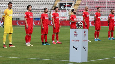 Final için sahaya çıkıyorlar