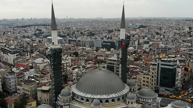 Taksim Camii'nin şerefesi göründü
