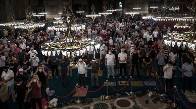 Ayasofya'da ilk sabah namazı