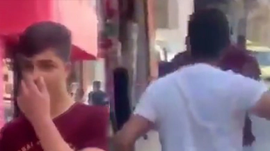 Filistinli genç muhabiri tokatladı