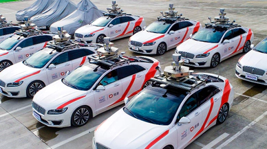 Çin’de sürücüsüz robot taksi