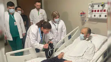 Kalp nakli bekleyen hasta yapay kalple hayata tutundu