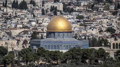 İsrail, İran’a saldırılarla eş zamanlı Mescid-i Aksa’yı kapattı