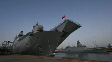 İngiltere'nin Southampton Limanı'na demirleyen TCG Anadolu gemisinde Türk savunma sanayisi tanıtıldı