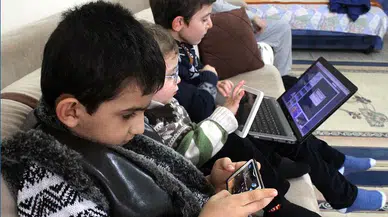 5 soruda yeni dijital dönem: 15 yaş altına sosyal medya ve oyun düzenlemesi