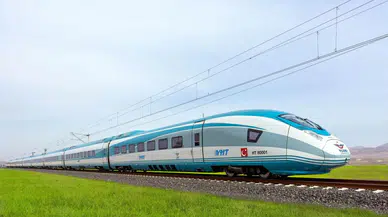 Türkiye’nin milli elektrikli hızlı treni hız rekorunu 240 kilometreye taşıdı