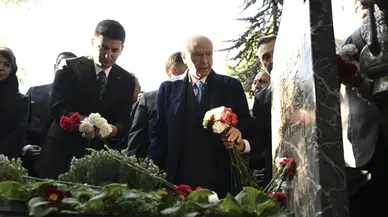 MHP Genel Başkanı Devlet Bahçeli, Türkeş’in kabrini ziyaret etti