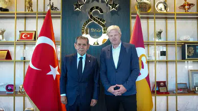 Efsane kaleci Oliver Kahn’dan Galatasaray’a ziyaret