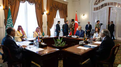 Kahire'de kritik zirve: Dört ülkenin dışişleri bakanları bir araya geldi