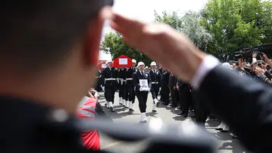 Çorlu’da şehit düşen polisler son yolculuğuna uğurlanıyor