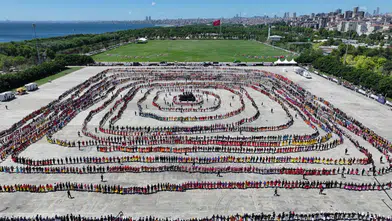 İstanbul’da 5 bin kişilik horonla Guinness rekoru kırıldı