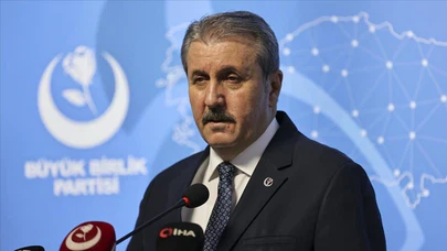 BBP lideri Destici, partisinin seçim beyannamesini açıkladı