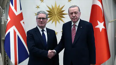Cumhurbaşkanı Erdoğan, İngiltere Başbakanı Starmer ile görüştü