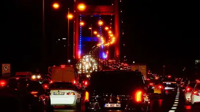 İstanbul'da bayramın birinci günü trafik yoğunluğu yaşanıyor