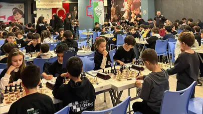 “Yeşilay Satranç Turnuvası” 81 ilde 10 bine yakın sporcunun katılımıyla gerçekleştirildi