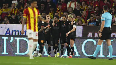 Galatasaray 3 puanı 3 golle aldı: Göztepe 1- Galatasaray 3
