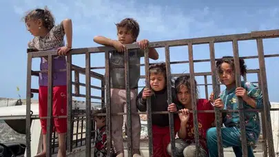 İsrail’in, Lübnan’a saldırıları yine en çok çocukları etkiliyor