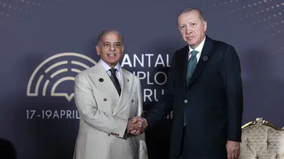 Cumhurbaşkanı Erdoğan’dan Antalya’da diplomasi trafiği: Pakistan Başbakanı Şerif’i kabul etti