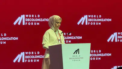 Esra Albayrak: “Dekolonizasyon çoğul merkezli dünya yaklaşımıdır”