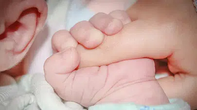 Çalışan annelere doğum izninde yeni düzenleme: Süre 24 haftaya çıkarıldı