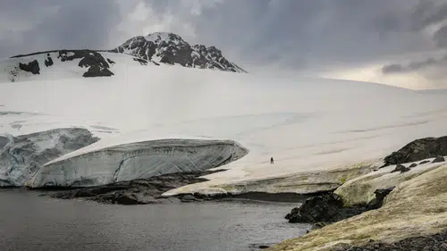 Türk bilim insanlarından Antarktika’da iklim değişikliğine dikkat çeken sembolik tırmanış