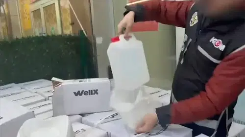 "Tedbirlerle hastalık sayısını azaltabileceğimizi düşünüyoruz"  Çetin, hayvancılıkla uğraşanların daha fazla tedbir alması gerektiğini vurgulayarak, şunları kaydetti:  "Kene özellikle vahşi hayattaki tilki, domuz ve tavşan gibi hayvanlarda olabildiği gibi koyun ve keçi gibi evcil hayvanlarla da taşınabilmektedir. Ahırlar mutlaka kene bertaraf edici ilaçlarla ilaçlanmalı. Hayvanların üzerinde kene varsa bunlar elle kırılarak bertaraf edilmemeli. Bu tedbirler alınacak olursa bu yıl kene popülasyonu ne kadar fazla olursa olsun hastalık sayısını azaltabileceğimizi düşünüyoruz."