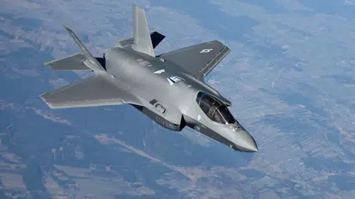 İran hava savunma sistemleri ABD'ye ait F-35 uçağını vurdu