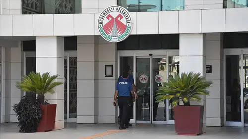 Döşemealtı Belediyesine yönelik soruşturmada 22 şüpheli hakkında gözaltı kararı verildi