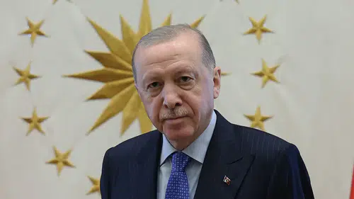 Cumhurbaşkanı Erdoğan, Kırkpınar Başpehlivanı Erkan Taş’ı tebrik etti