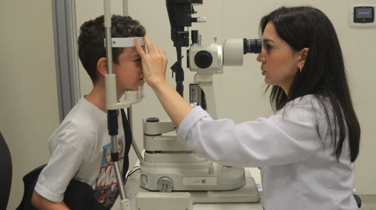 Okul çocuklarına göz muayenesi öneriliyor!