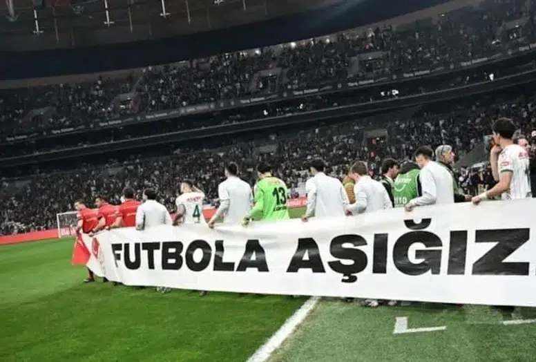 TFF, maçlarda pankartla çıkma uygulamasını kaldırdı