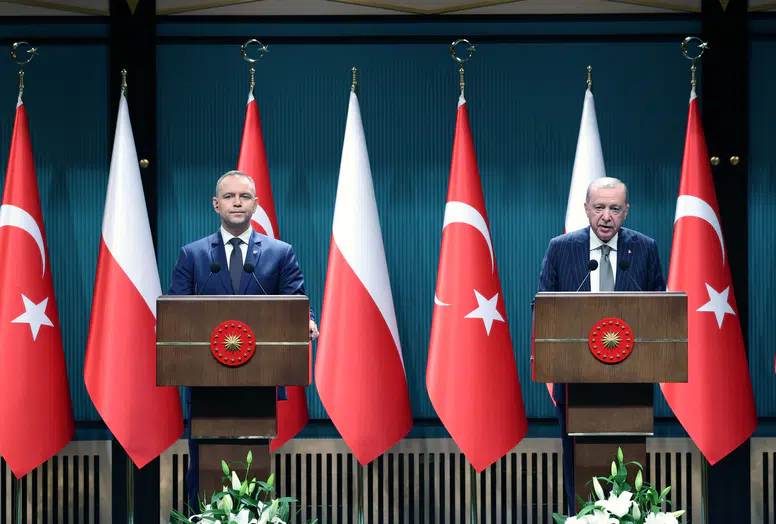 Cumhurbaşkanı Erdoğan: “Vazgeçilmez yere sahip iki NATO müttefiki olarak çalışıyoruz”