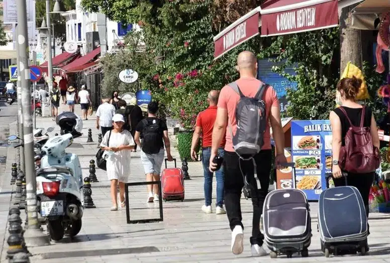 Yerli turistler ilk çeyrekte aile ziyareti ve tatile 83,3 milyar lira harcadı