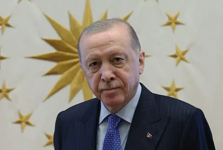 Cumhurbaşkanı Erdoğan, Kırkpınar Başpehlivanı Erkan Taş’ı tebrik etti