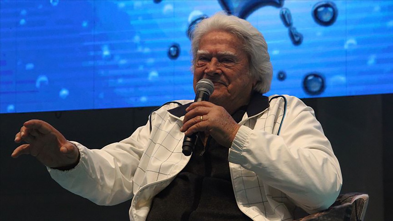 Cüneyt Arkın'dan Halil Sezai'ye tepki