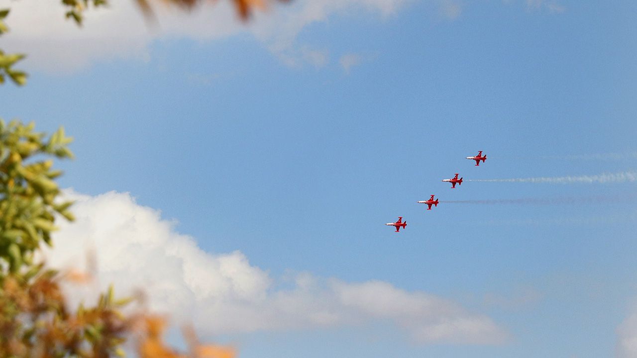 "Türk Yıldızları" eğitim uçuşu gerçekleştirdi 5