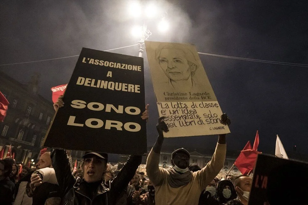 Napoli'de işsizlik ve işten çıkarmalara karşı gösteri düzenlendi 13